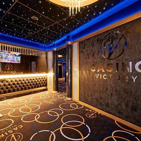 Hotel Victory Popuvky Bagian luar foto