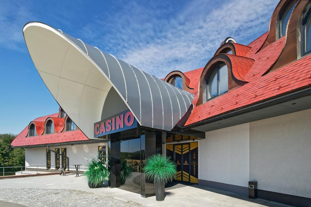 Hotel Victory Popuvky Bagian luar foto