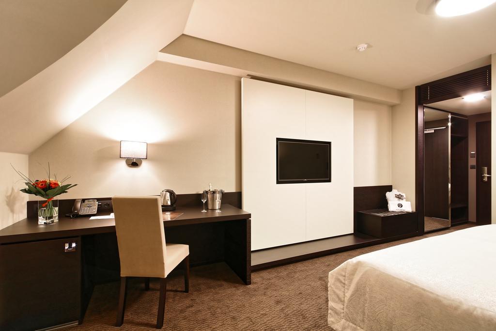 Hotel Victory Popuvky Bagian luar foto