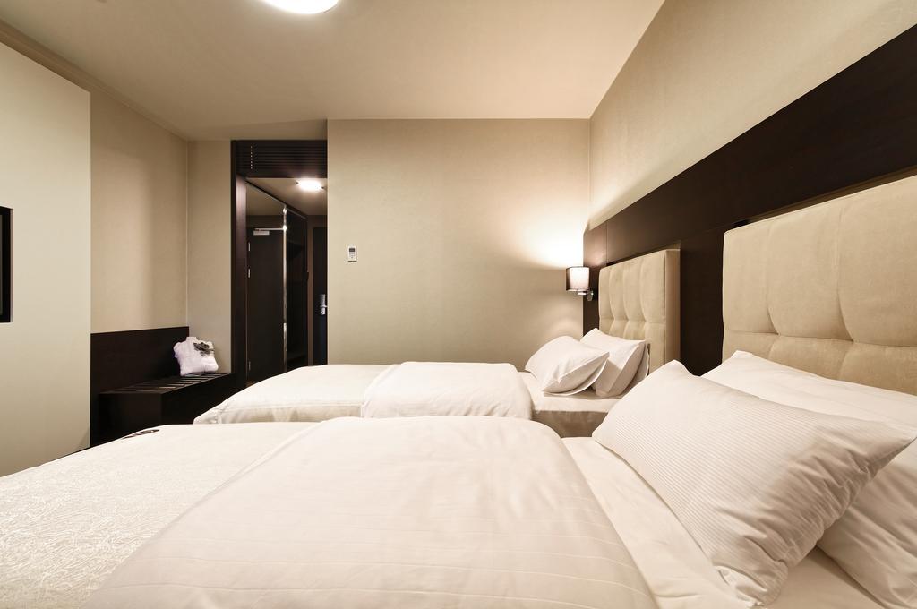 Hotel Victory Popuvky Bagian luar foto