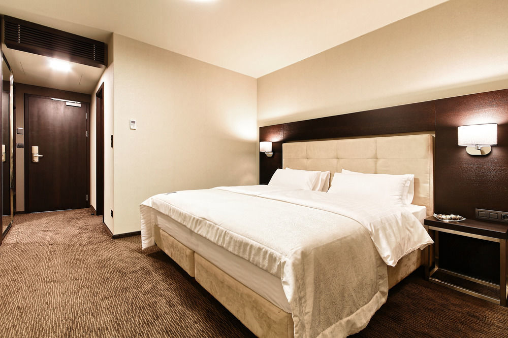 Hotel Victory Popuvky Bagian luar foto