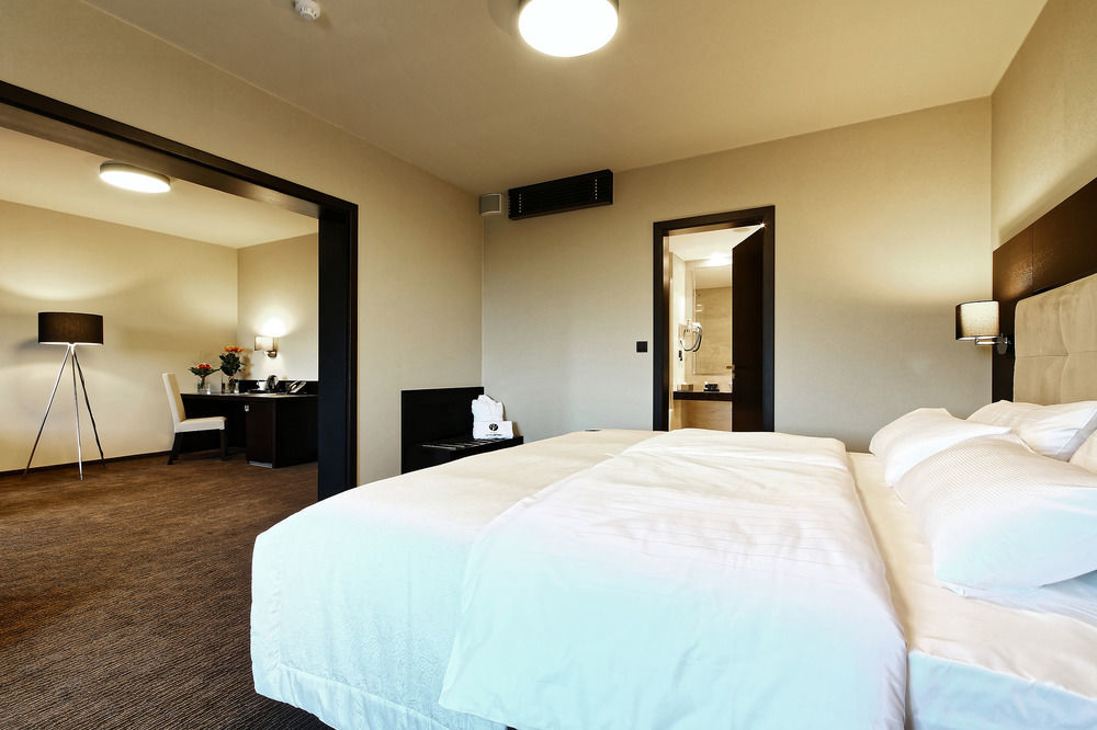 Hotel Victory Popuvky Bagian luar foto