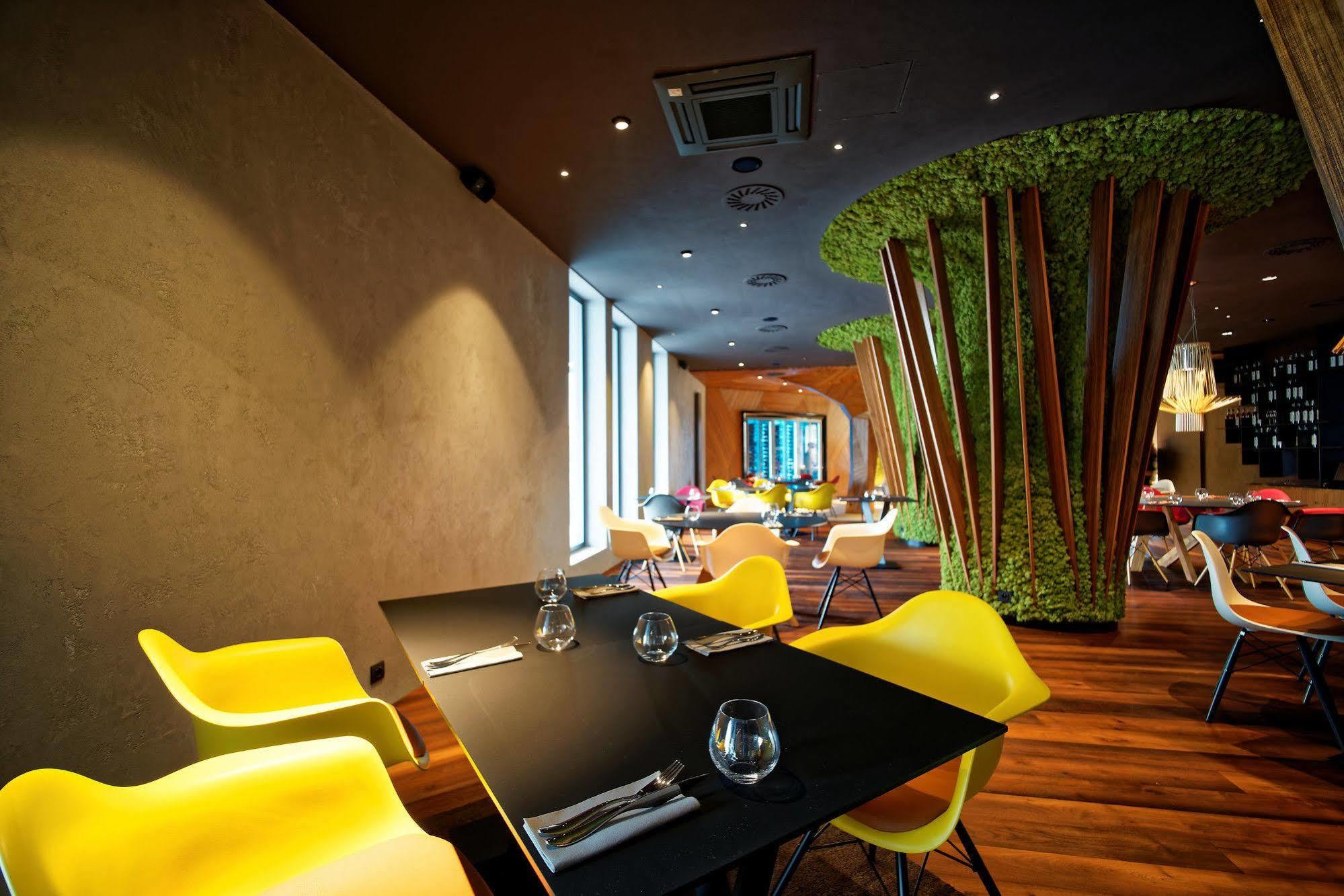 Hotel Victory Popuvky Bagian luar foto