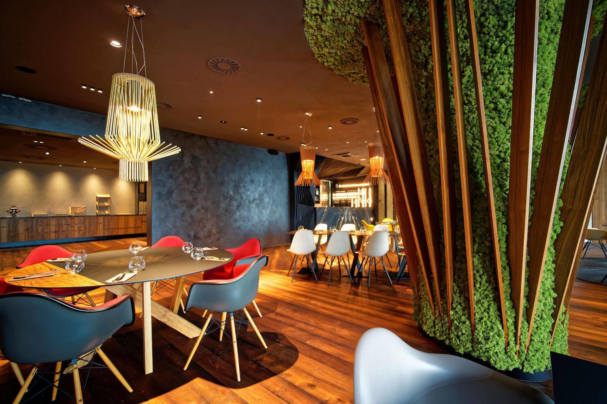 Hotel Victory Popuvky Bagian luar foto