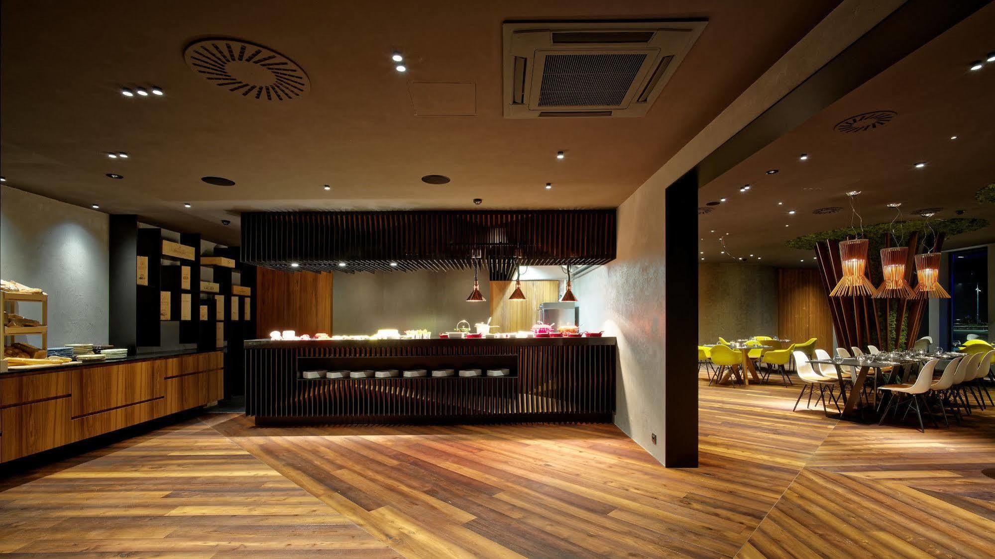 Hotel Victory Popuvky Bagian luar foto