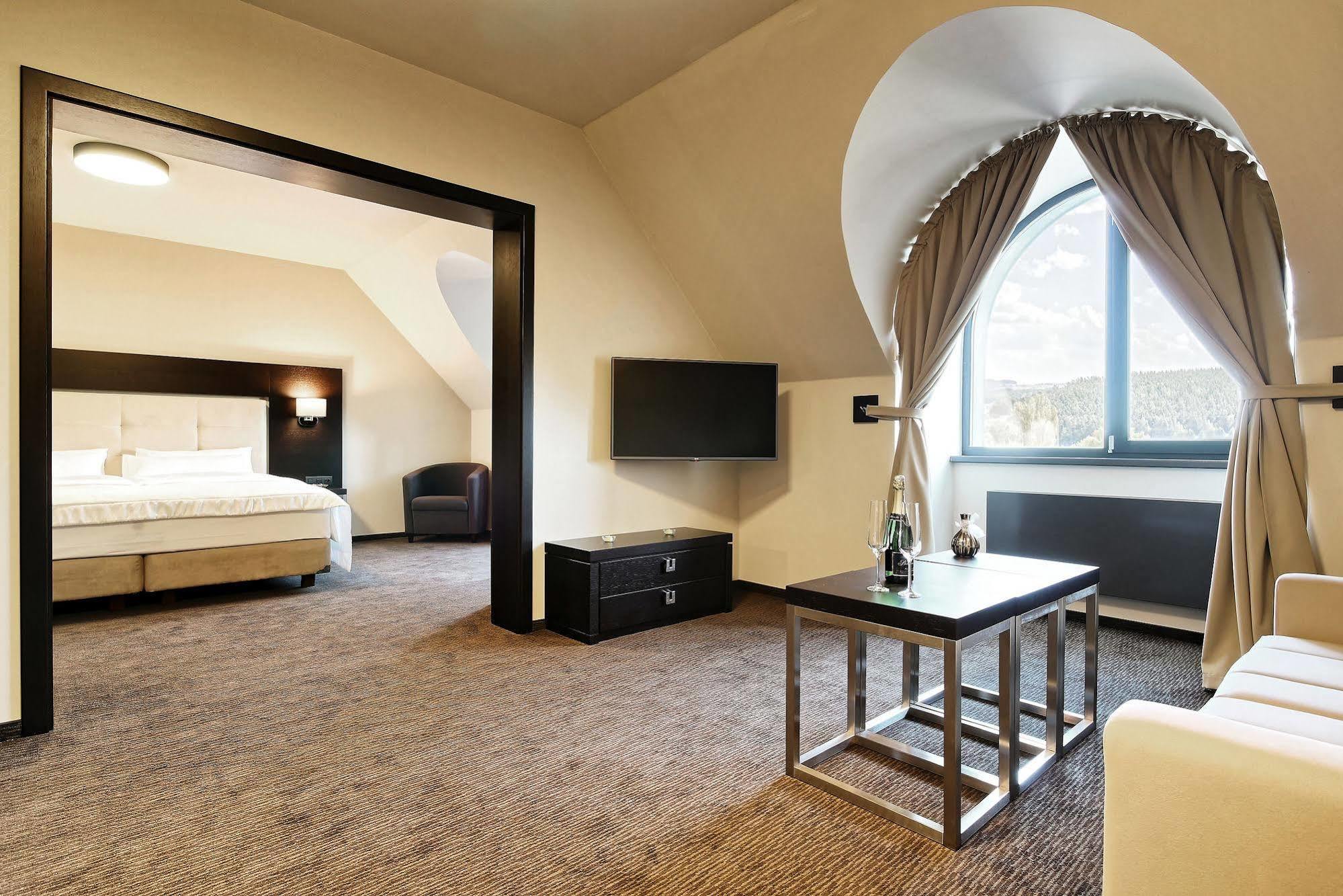 Hotel Victory Popuvky Bagian luar foto