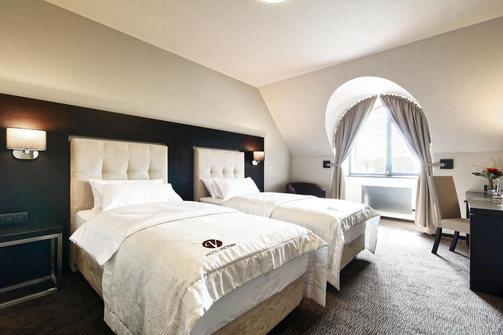 Hotel Victory Popuvky Bagian luar foto