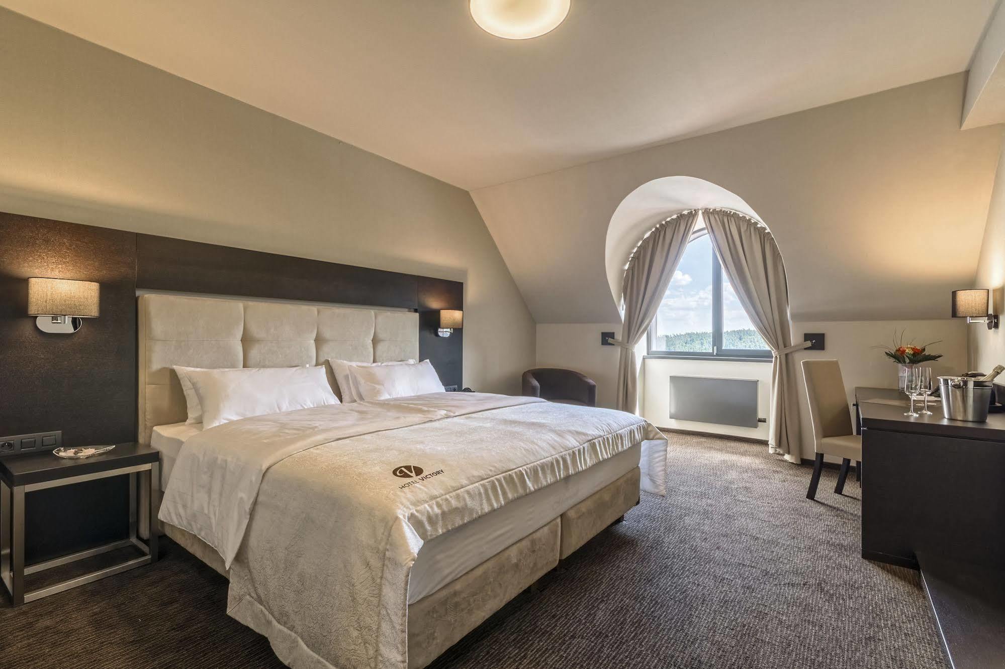 Hotel Victory Popuvky Bagian luar foto