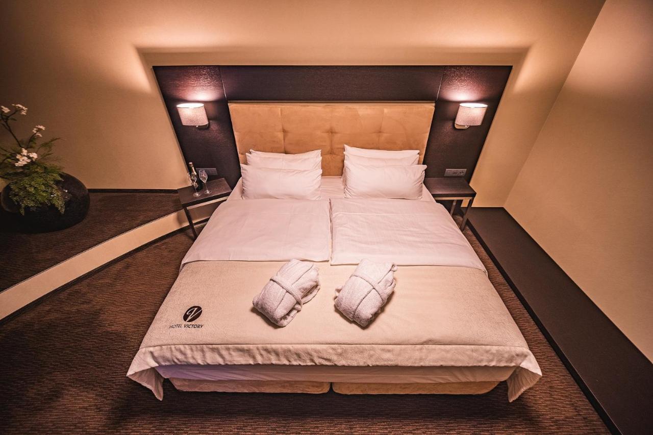 Hotel Victory Popuvky Bagian luar foto